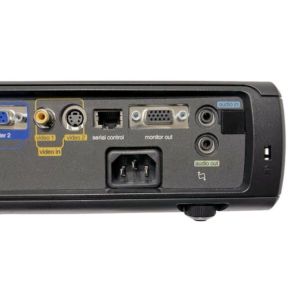 InFocus IN32 DLP LCD Projector with Carry Case - Picture 6 of 15